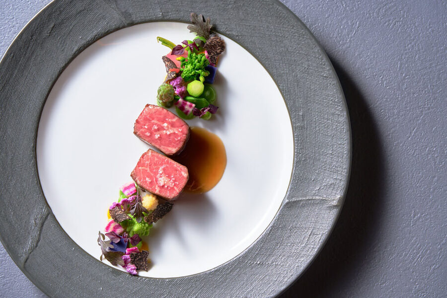 レストランならではの“圧倒的な料理クオリティ” フリジェリオは料理の評価が非常に高く、 ・温かいものは温かいうちに ・素材の良さを最大限に というレストランならではの提供が可能。 少人数だと一皿一皿のクオリティがさらに際立ちます。